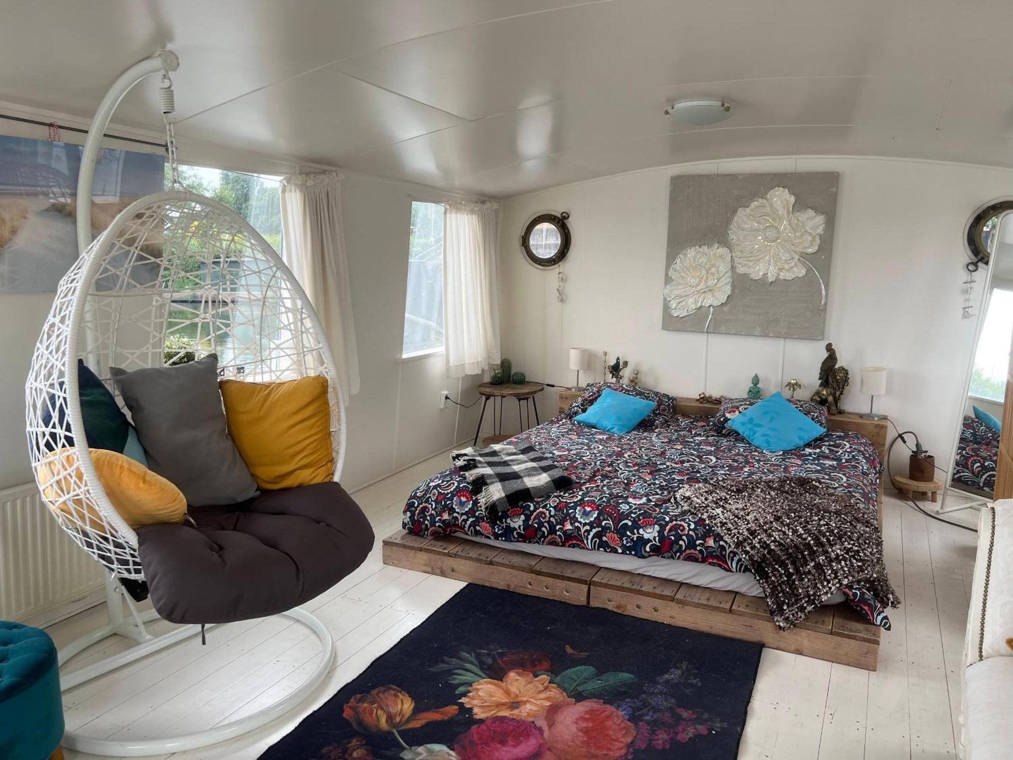 The Island Houseboat Ámsterdam