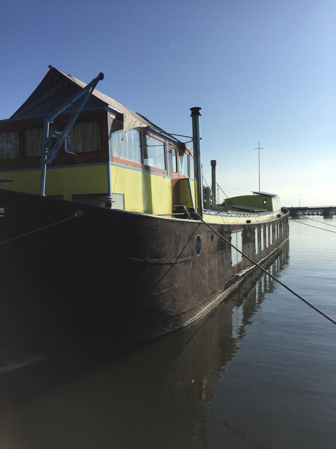 The Island Houseboat Ámsterdam